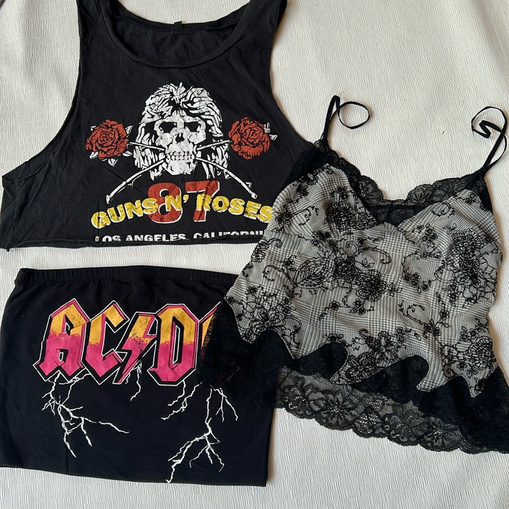 Lot of top black graphic spaghetti strap lace Sz large j#3